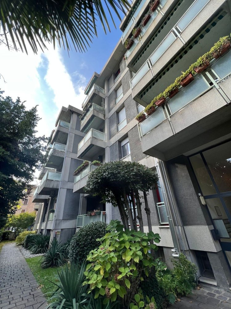 Пентхаус с 8 комнатами в Черноббьо, Италия № 182693