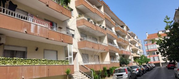3 bedrooms Apartment in Entroncamento, Portugal No. 263442 3