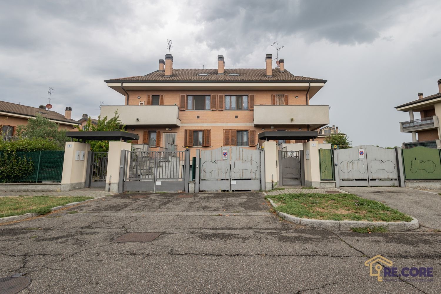 Вилла с 7 спальнями в Карпиано, Италия № 387556