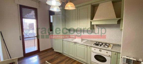 4-salle Appartement à Livorno, Italy No. 80309 12