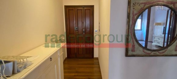 4-salle Appartement à Livorno, Italy No. 80309 9