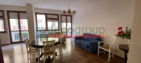 4-salle Appartement à Livorno, Italy No. 80309 5