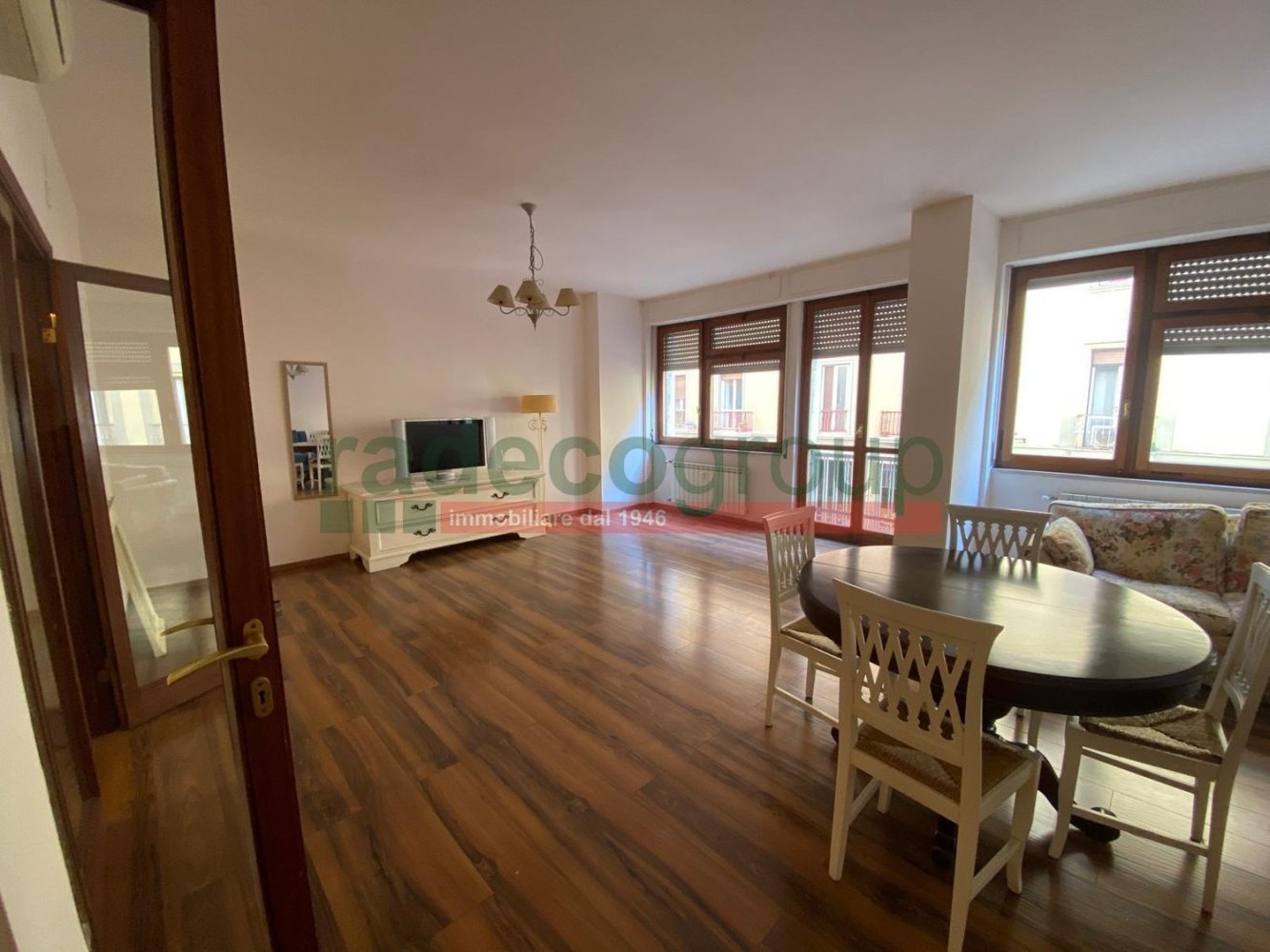 4-salle Appartement à Livorno, Italy No. 80309