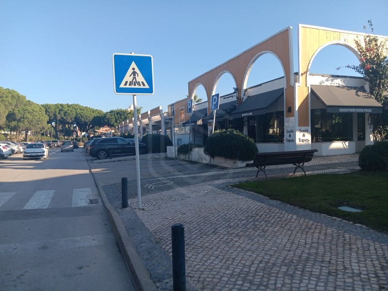Propriété commerciale à Almancil, Portugal 20m² No. 242468