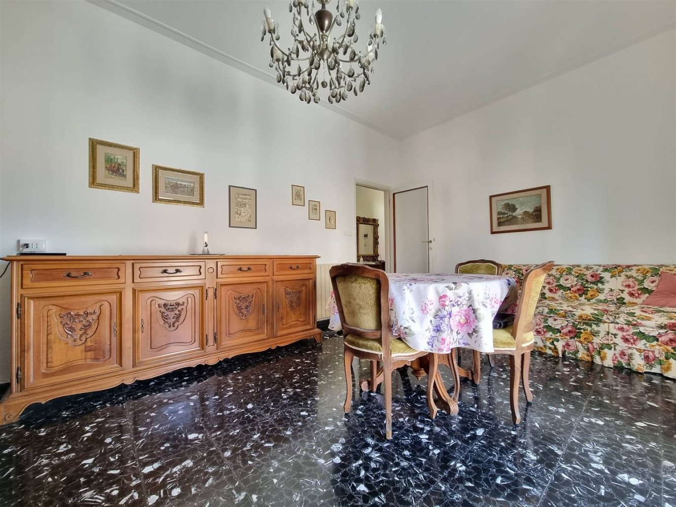 7 rooms Apartment in Camaiore, Italy No. 209043