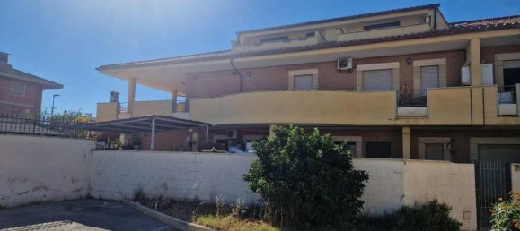 5 rooms Apartment in Pomezia, Italy No. 141822 8