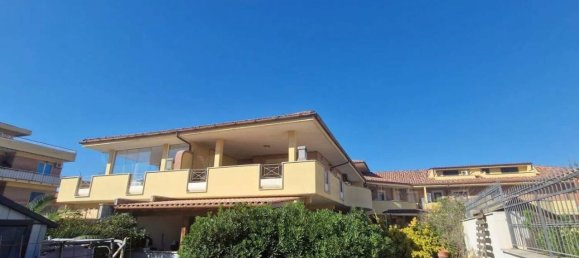 5 rooms Apartment in Pomezia, Italy No. 141822 4