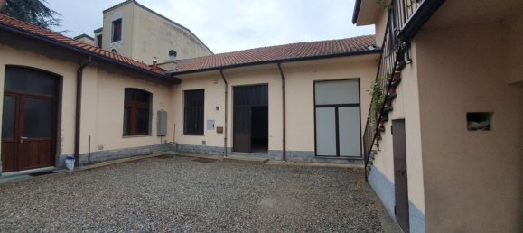 Коммерческая недвижимость 105м² в Бовизио Машаго, Италия № 314720 3