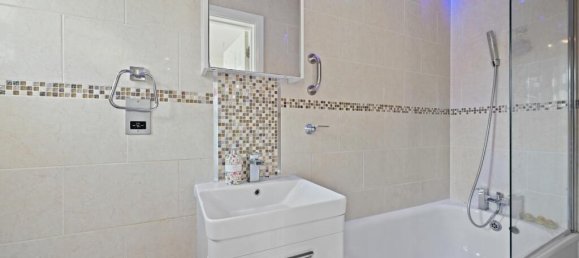 3 bedrooms House in Watford, United Kingdom No. 13461 9