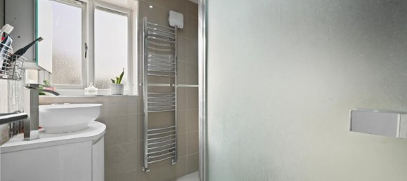 3 bedrooms House in Watford, United Kingdom No. 13461 12