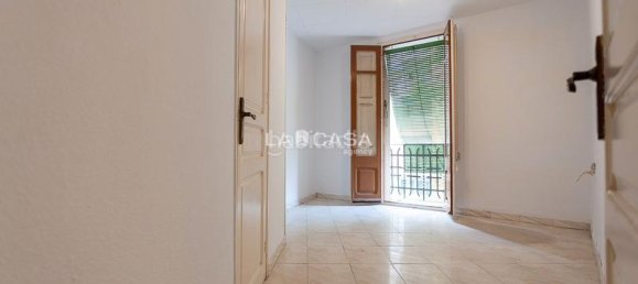 3 bedrooms Apartment in Eixample, Spain No. 187622 5