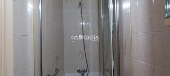3 bedrooms Apartment in Eixample, Spain No. 187622 4