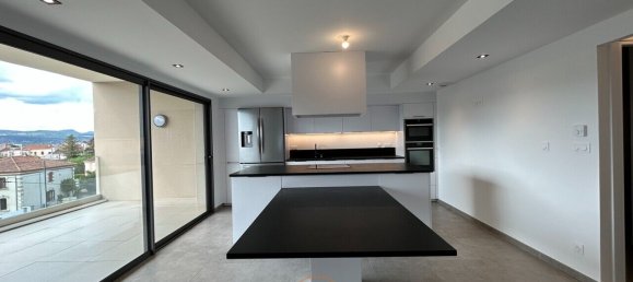 2 chambres Appartement à Montélimar, France No. 288514 2