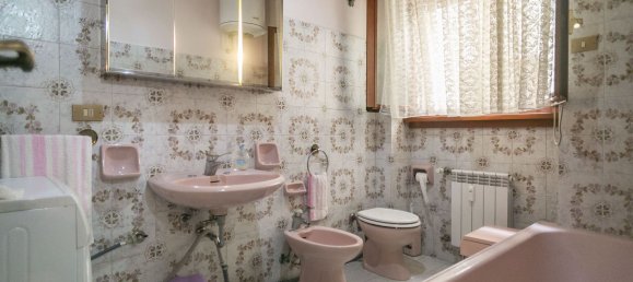 4 rooms Apartment in Rome, Italy No. 71138 50