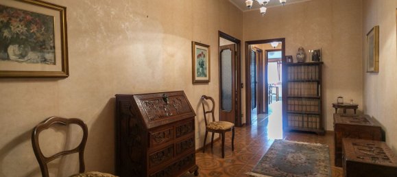 4 rooms Apartment in Rome, Italy No. 71138 3