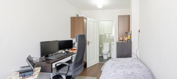 4 bedrooms Bungalow in Bushey, United Kingdom No. 6190 32