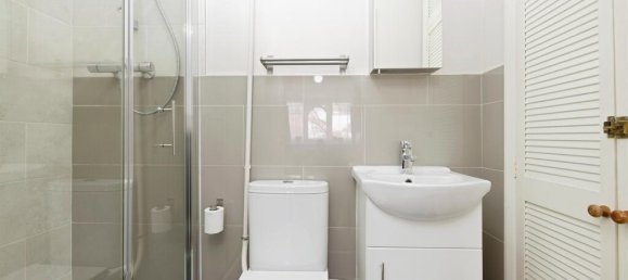 4 bedrooms Bungalow in Bushey, United Kingdom No. 6190 26