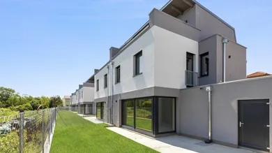 5 rooms House in Schwechat, Austria No. 40968