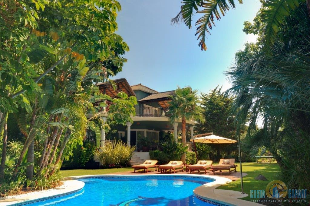 Villa de 7 dormitorios en Marbella, Spain No. 9902