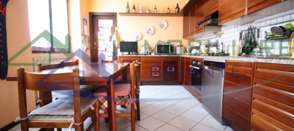 2 Schlafzimmer Doppelhaus in Somma Lombardo, Italy, Nr. 108066 8