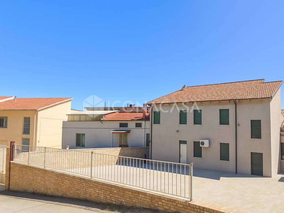 6غرفة شقة في Loreto Aprutino, Italy رقم 18707