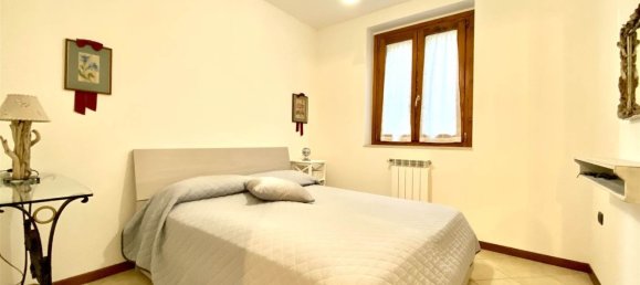 3-salle Appartement à Brescia, Italy No. 84614 12
