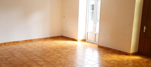 3 bedrooms House in Sourdeval, France No. 357261 3