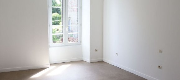 3 bedrooms House in Sourdeval, France No. 357261 7