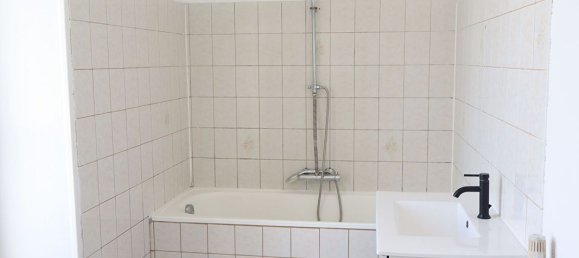 3 bedrooms House in Sourdeval, France No. 357261 9