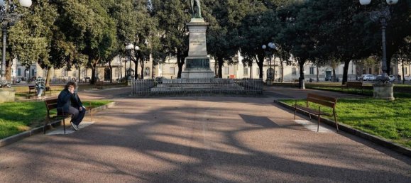 6 rooms Apartment in Florence, Italy No. 84536 2