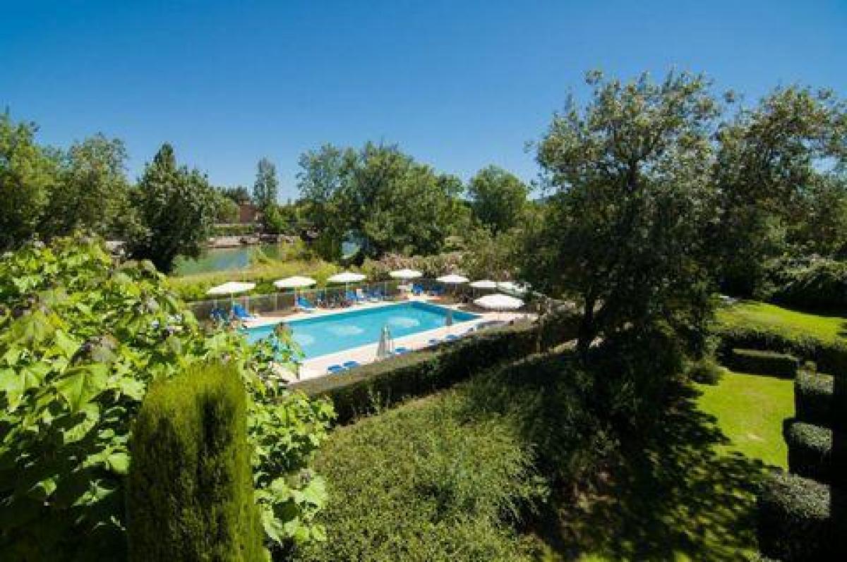 55 bedrooms Office in Cannes, France No. 17146