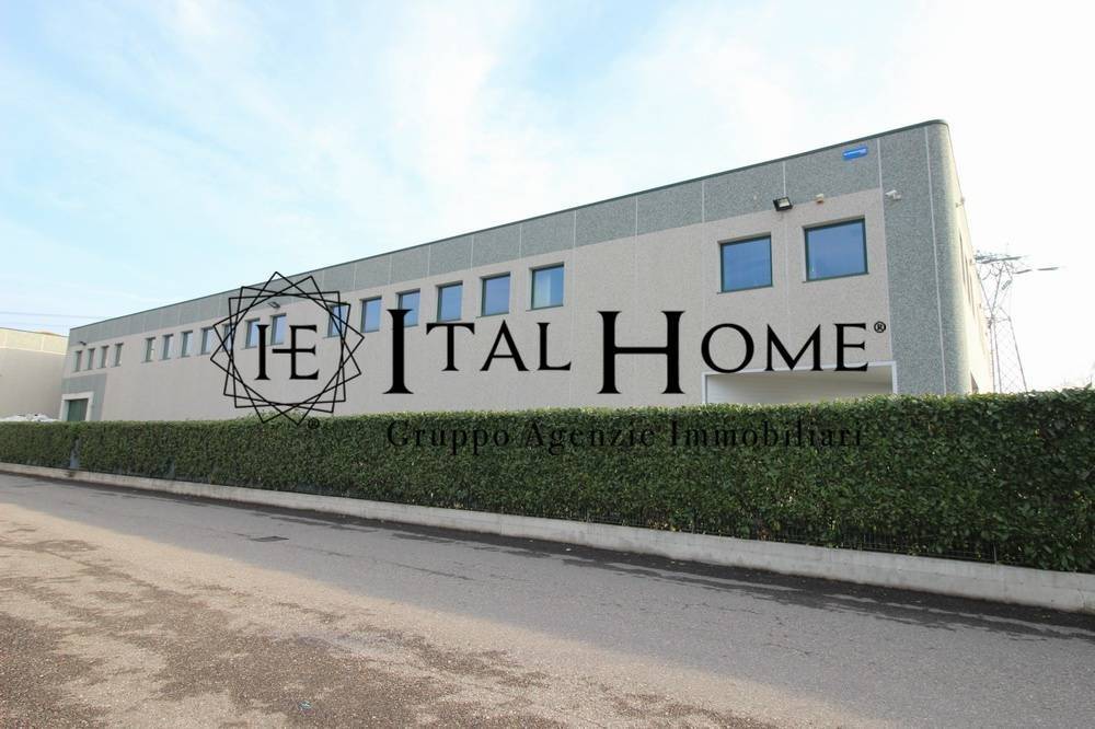 Lagerhaus in Giussano, Italy 7000m², Nr. 80926