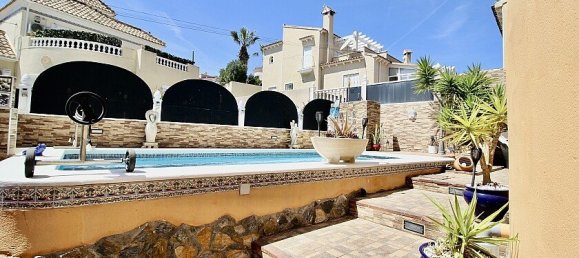 4 Schlafzimmer Villa in Villamartin, Spain, Nr. 14449 6