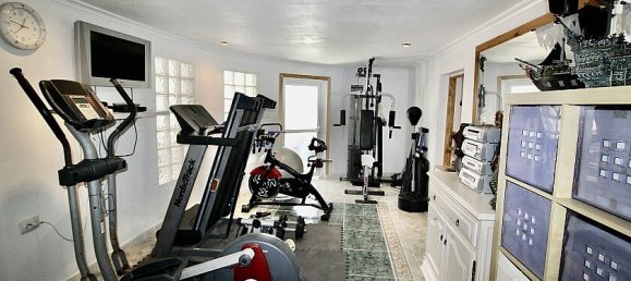 4 Schlafzimmer Villa in Villamartin, Spain, Nr. 14449 17