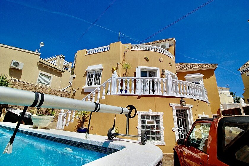 4 Schlafzimmer Villa in Villamartin, Spain, Nr. 14449