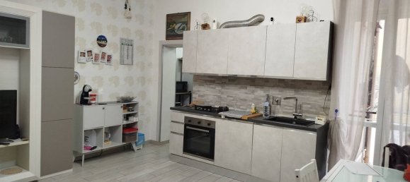 3 rooms Apartment in Livorno, Italy No. 261546 4