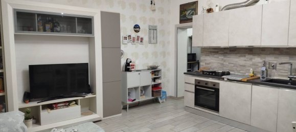 3 rooms Apartment in Livorno, Italy No. 261546 3