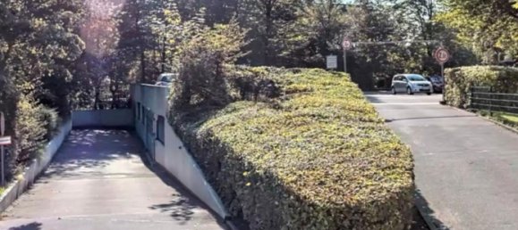 Parkplatz in Hamburg-Mitte, Germany, Nr. 360238 2