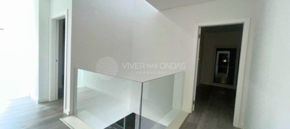 4 Schlafzimmer Villa in Corroios, Portugal, Nr. 123675 17