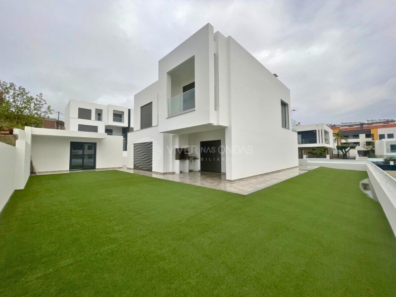 4 Schlafzimmer Villa in Corroios, Portugal, Nr. 123675