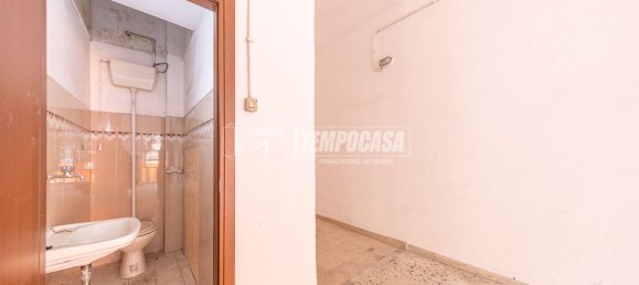 32m² Commercial property in Rome, Italy No. 288597 4