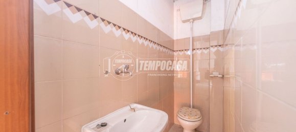 32m² Commercial property in Rome, Italy No. 288597 5