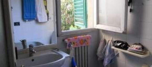 5 rooms Apartment in Florence, Italy No. 32990 6