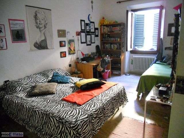 5 rooms Apartment in Florence, Italy No. 32990
