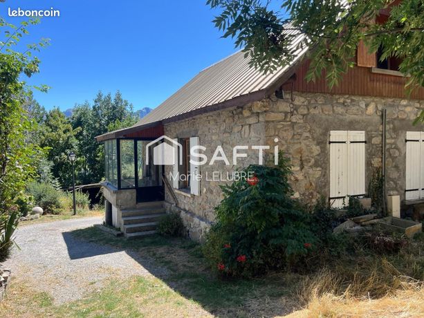 Casa de 3 dormitorios en Hautes-Alpes, France No. 307456
