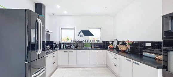 3 chambres Maison à Chanteloup, France No. 208787 5