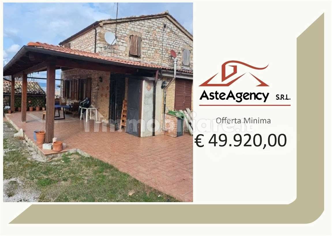 Квартира с 3 спальнями в Фронтоне, Италия № 265424