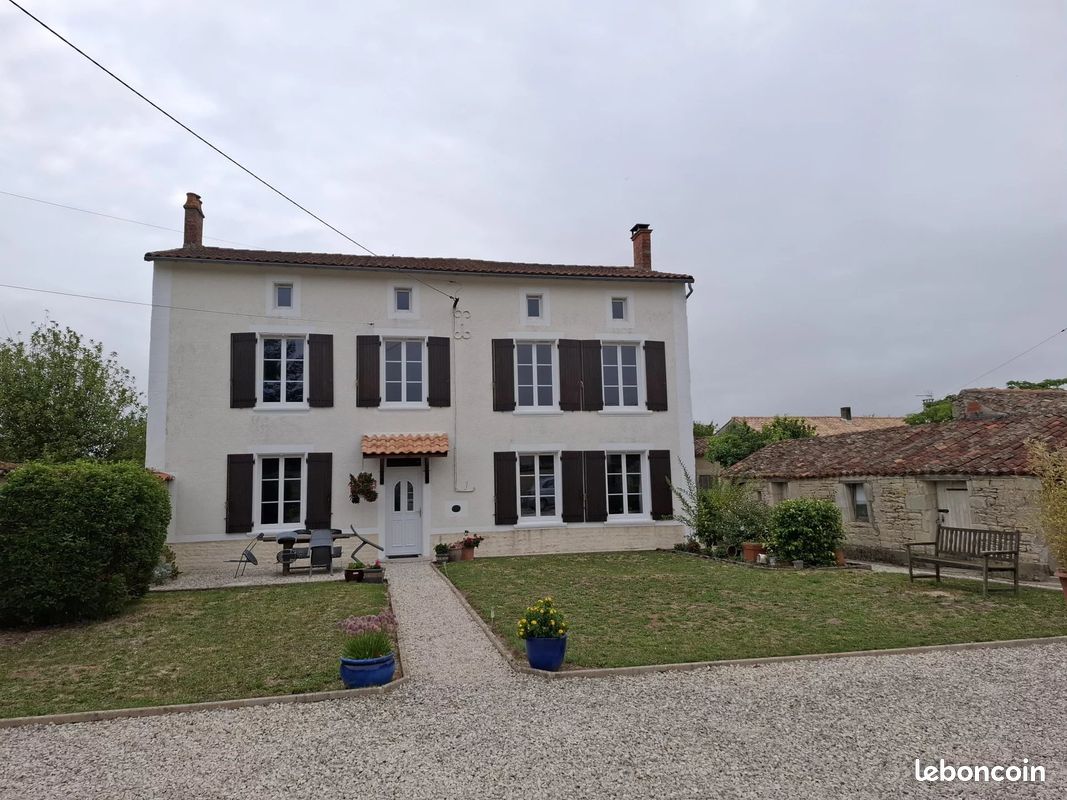 3 bedrooms House in Deux-Sevres, France No. 340151