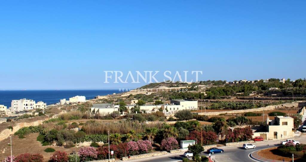 2 bedrooms Penthouse in Xghajra, Malta No. 10022