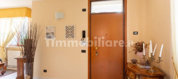 2 bedrooms Villa in Bollate, Italy No. 16842 3